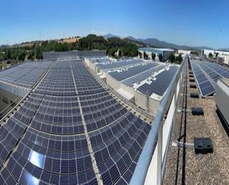 Paneles solares en un edificio